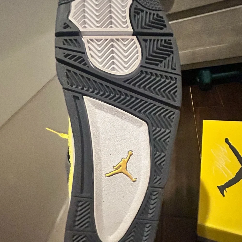 Air Jordan 4 2021 lightning Sneakers - Picture 6 of 12